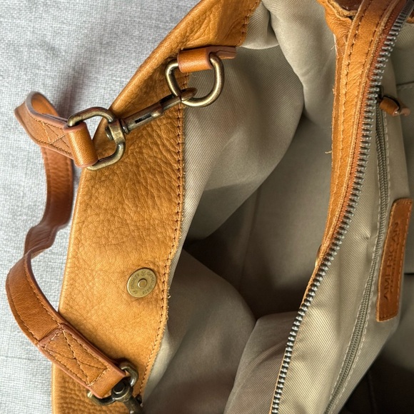 American Leather Co. Women's Lenox Triple Entry Brown Leather Satchel Handbag. - Picture 4 of 8